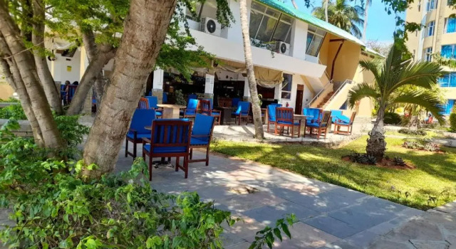 Lovely 2 bedroom beach front apartment
