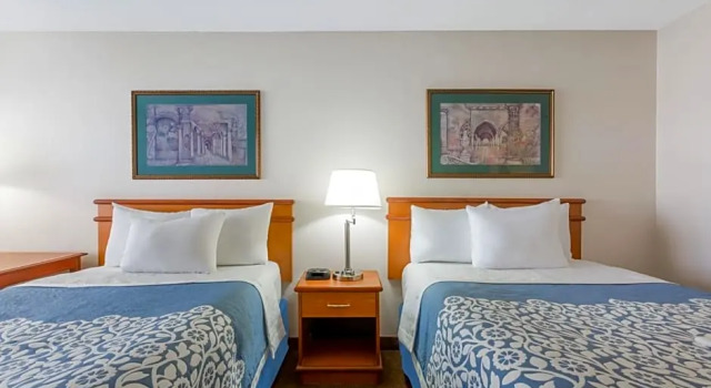 Номер Deluxe Days Inn by Wyndham Fort Myers Springs Resort