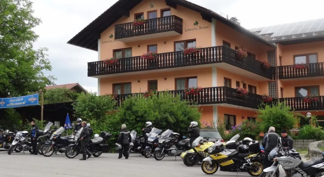 Landhotel Neuhof, Prenota Hotel Zenting Foresta Bavarese