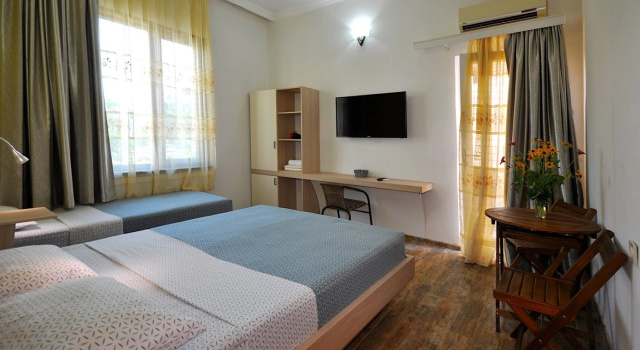 Трёхместный номер Superior с балконом Гостевой Дом Smak Kobuleti Guest House