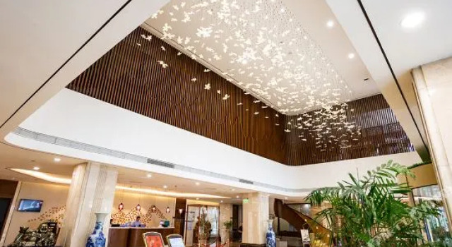 Oriental Hotel, Varaa Hotelli Edulliset hotellit kohteessa Shandong