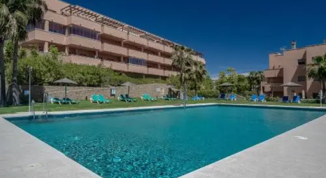 2055-Superb 2bedrooms apt, Gibraltar and sea view, Book Hotel Hoteller i Manilva med parkering, Parkering