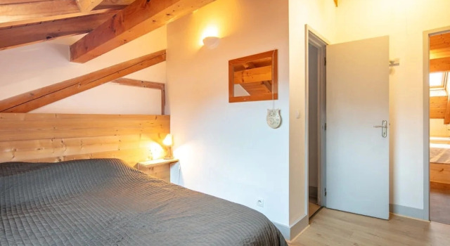 Alpine Chalet With Private Hot Tub, Забронировать Шале Виллы Овернь-Рона-Альпы, Вилла