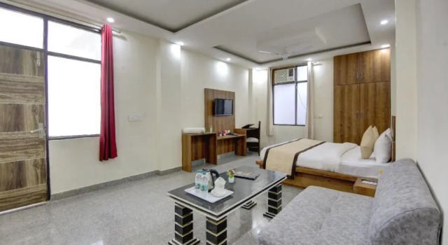 Hotel Premier Noida 135
