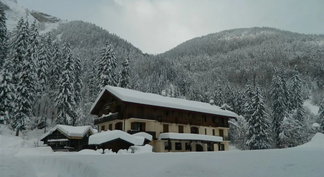 Logis Hotel Les Sapins, Забронировать Отель Монрион Порт дю Солей