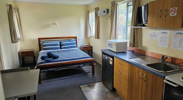 Студия Snug Beach Cabin And Caravan Park