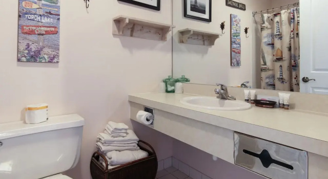 Четырёхместный номер Standard Stone Waters Inn