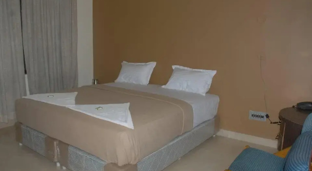 Hotel Mookambika Deluxe, Réserver Hôtel Badami Karnataka