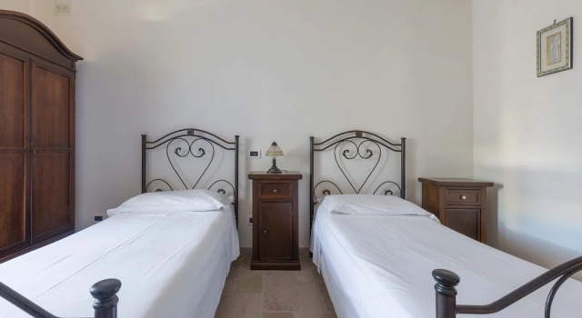 3279 Trullo Due Coni by Barbarhouse, Book Feriehus Villaer i Valle d'Itria, Villa