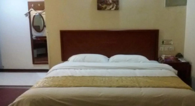 GreenTree Inn HeBei ZhangJiaKou HuaiLai ShaCheng North XinXing Road YongAn Street Express Hotel, Book Hotel Huailai Hebei
