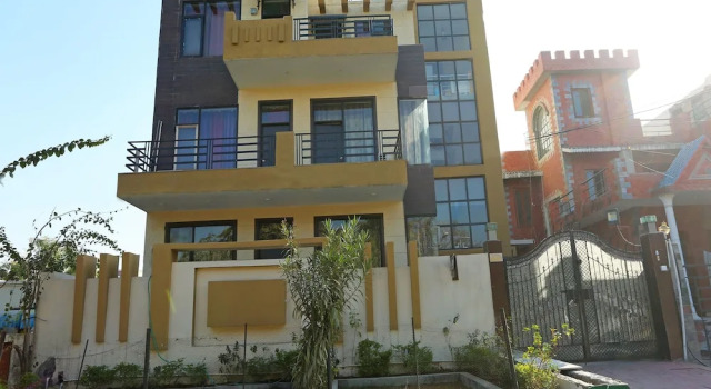 Oyo 9488 Istay Serenity Villa, Rezervovat Vila Chaty v Haryana, Chalupa