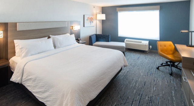 Двухместный номер Standard Holiday Inn Express and Suites Moose Jaw by IHG