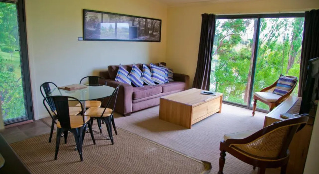 Апартаменты The Shingles Riverside Cottages