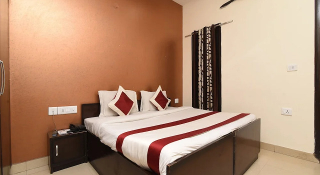 OYO 24178 Hotel Vrindavan Regency, Забронировать Отель Отели штата Раджастхана 3 звезды, 3*