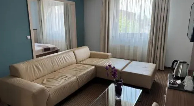 Полулюкс Hotel Famulus