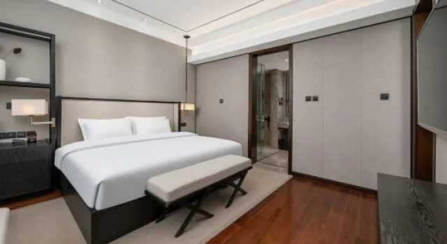 Люкс Deluxe Urumqi Diwang Hotel (Hotan 2nd Street South Railway Station)