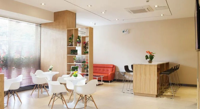 IU Hotel Jinzhong Jiexiu Yuhua Road Branch