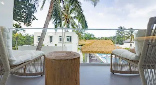 Двухместный люкс с видом на бассейн Mr. Tang’s Yard·Immersive Experience B&B (Riyue Bay Branch)