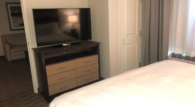 Люкс GrandStay Hotel & Suites Rock Valley