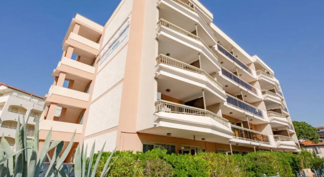Les Platanes 26287