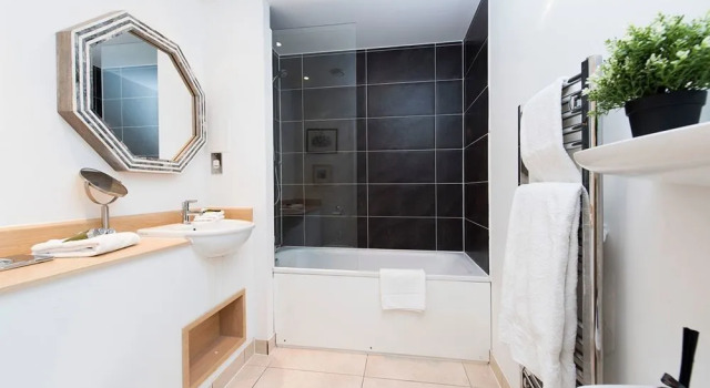 Cosy 1br flat in Kennington, Book Hotel 3-stjernede hoteller i Merseyside, 3*