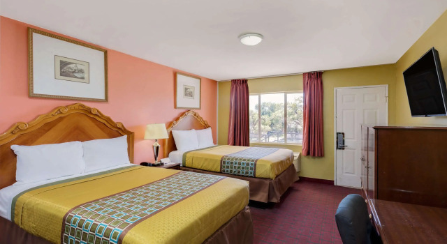 Standardowy czteroosobowy pokój Knights Inn Big Spring