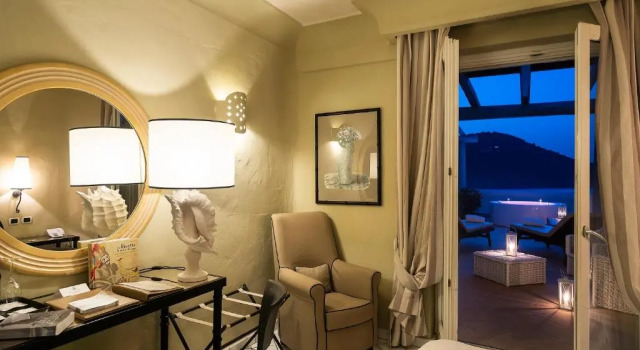 Двухместный номер Superior Therasia Resort Sea and SPA - The Leading Hotels of the World