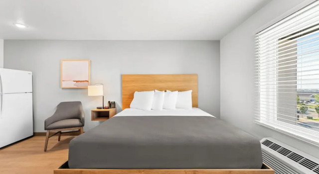 Люкс LivAway Suites Salt Lake City- West Jordan
