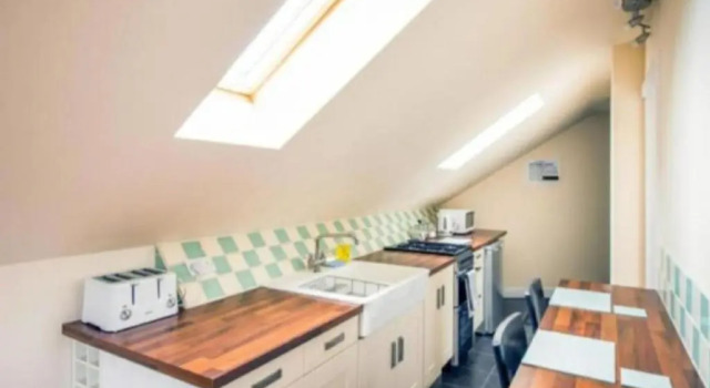 Cozy Nottingham Apartment With Charm, Varaa Huoneisto Asunnot kohteessa Merseyside, Huoneisto