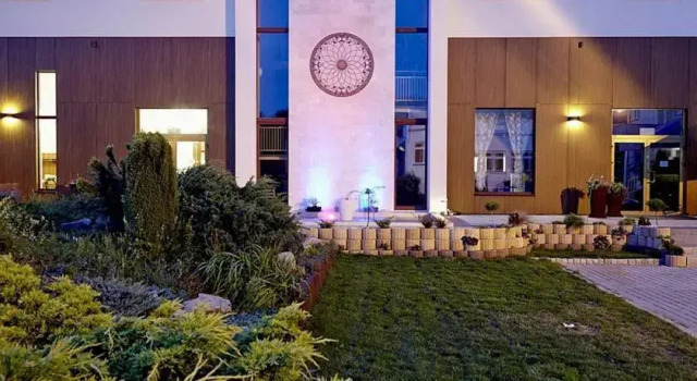Confero, Prenota Hotel Nysa Opolskie