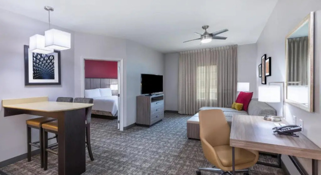 Двухместный люкс c 1 комнатой Staybridge Suites - Houston IAH Airport East by IHG