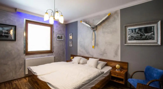 Retro Hotel Garage, Book Hotel Hoteller i Moravia-Silesia med parkering, Parkering