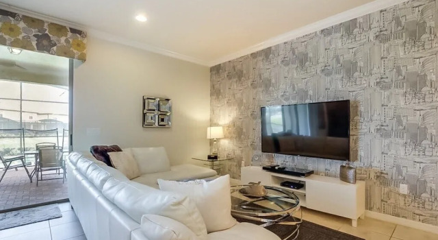 New Lake Front Pool, Movie Theater, Games & More! 8 Bedroom Villa, Book Villa Hoteller i Four Corners med pool, Swimmingpool