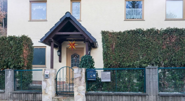 Апартаменты Cosy Apartment in Dresden With Balcony and Swimming Pool