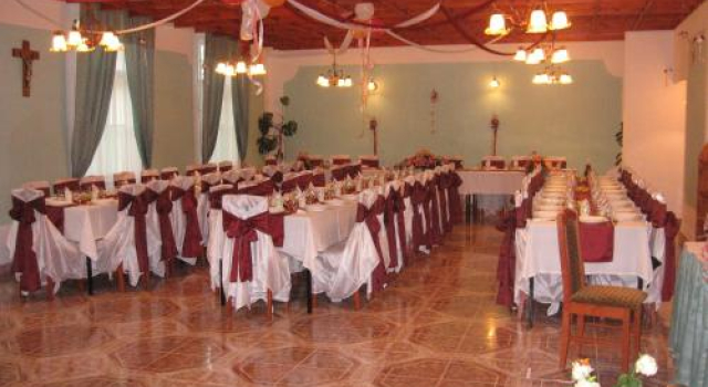 Mater Salvatoris House, Varaa Hotelli Godollo Budapest