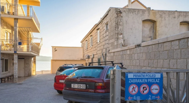 Apartments and Room Vlado, Varaa Huoneisto Dugi Rat Split Region
