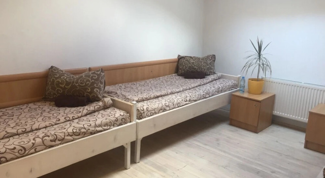 Hostel Coin, Забронировать Хостел Отели Львова с парковкой, рядом с Львовская галерея Зелена канапа, Парковка