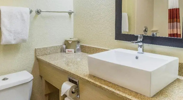 Номер Premium Red Roof Inn PLUS+ West Palm Beach