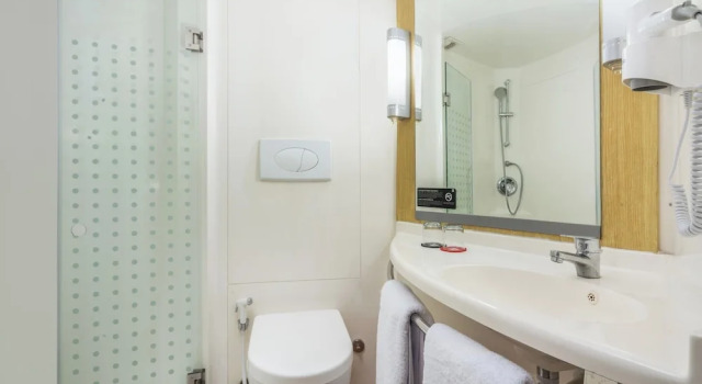 Standart oda ibis Jakarta Senen