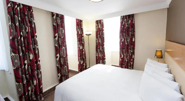 Двухместный полулюкс Hilton London Olympia