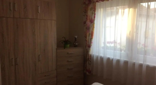 Mona Home, Book Hotel Hoteller i Western Transdanubia med parkering, Parkering