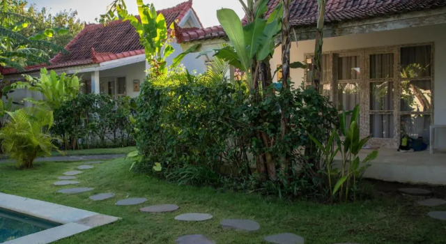 Бунгало с видом на сад Bingin Bienvenue Guest House