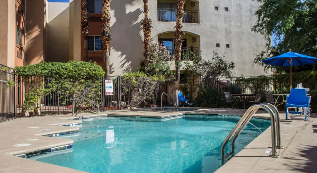 Люкс Spark by Hilton Phoenix-Glendale-Peoria
