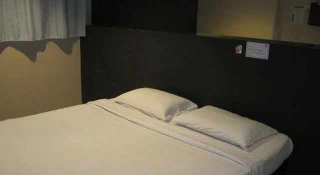 Three Top Hotel
