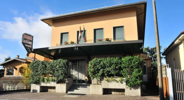 Hotel Molteni, Prenota Hotel Veduggio con Colzano Lombardia