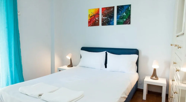Brand new apt in central Athens
