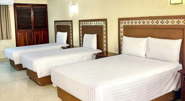 Трёхместный номер Standard Suites Cancun Center