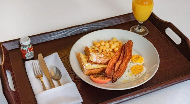 Полулюкс Crowne Plaza Albany - The Desmond Hotel