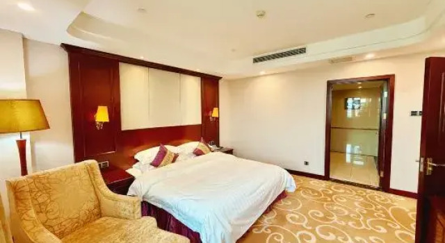 Люкс Business Huarong Hotel