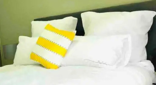 Cozy 1 bedroom apartment with free wi-fi, Boek Appartement Rosebank 